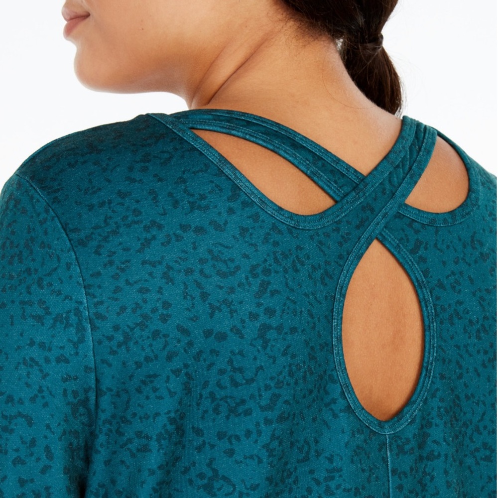 Ideology Plus Size Criss-Cross Workout Top Green - Picture 3 of 7